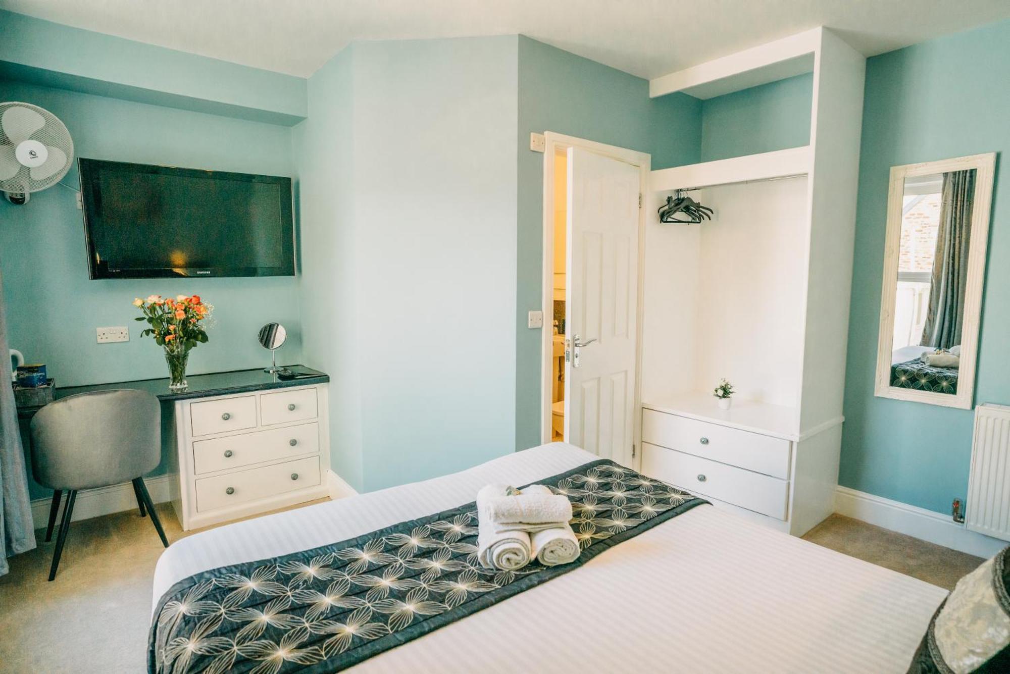 Oyo Minerva Hotel 3*
