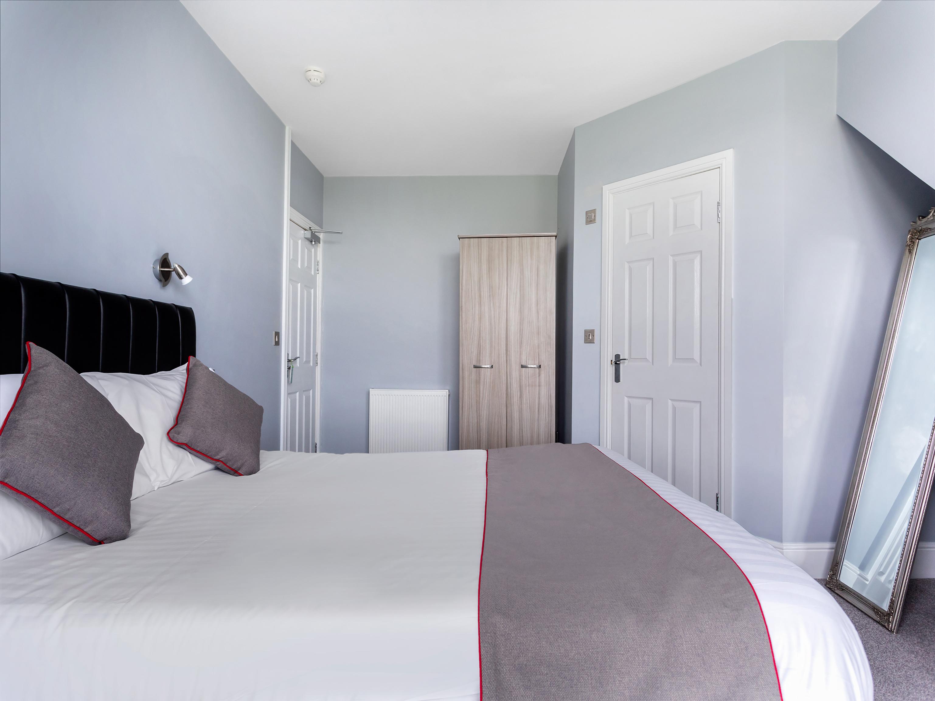Oyo Minerva Hotel 3*