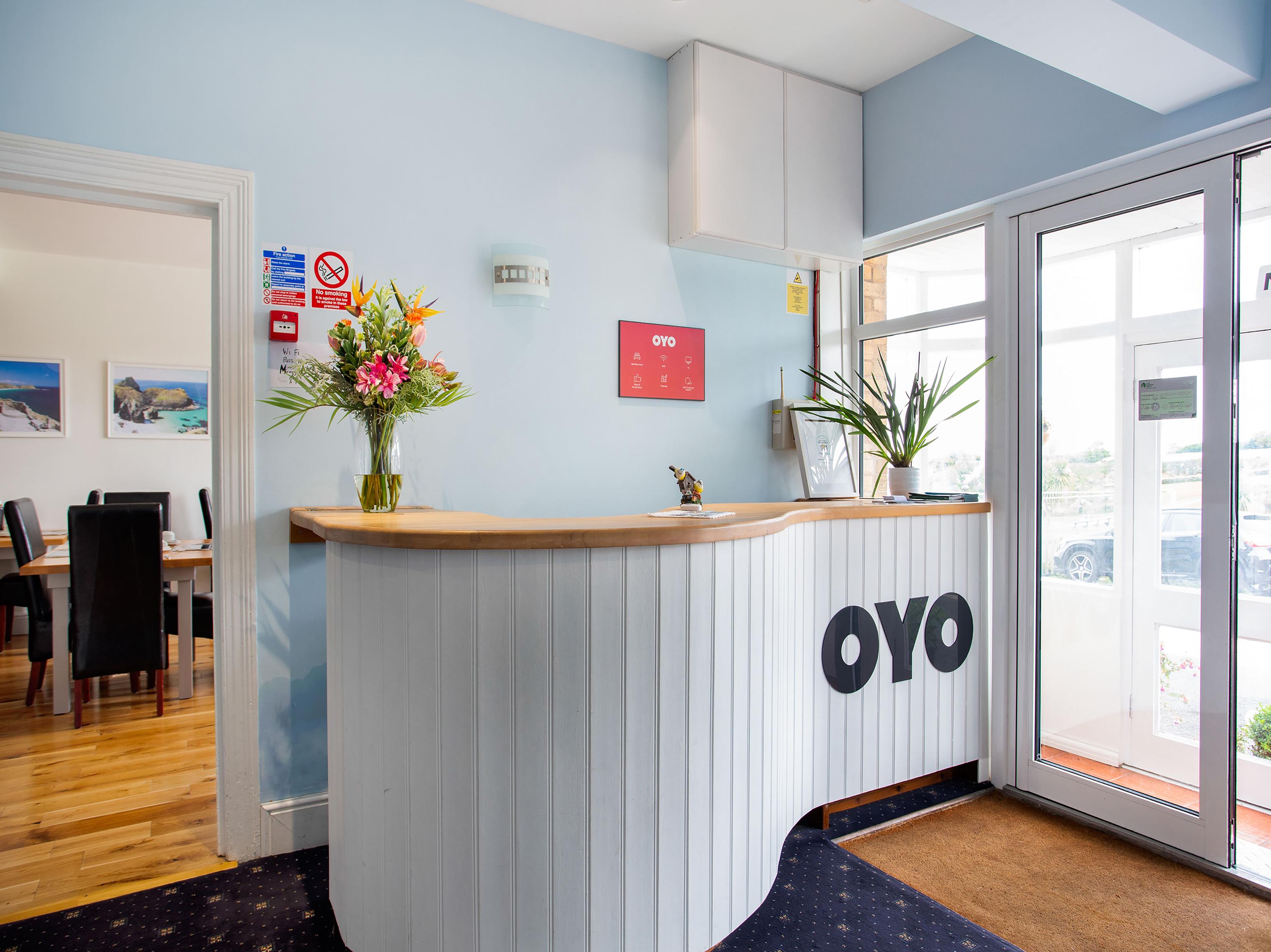 Hotel Oyo Minerva New Quay