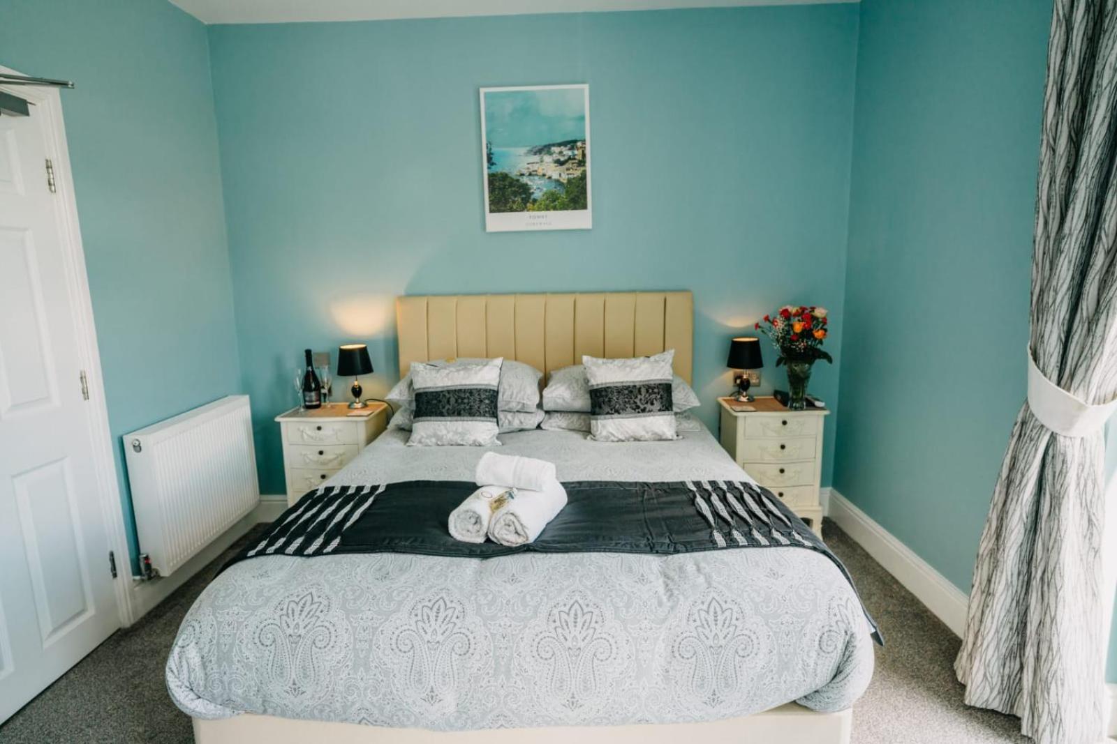 Oyo Minerva 3* New Quay