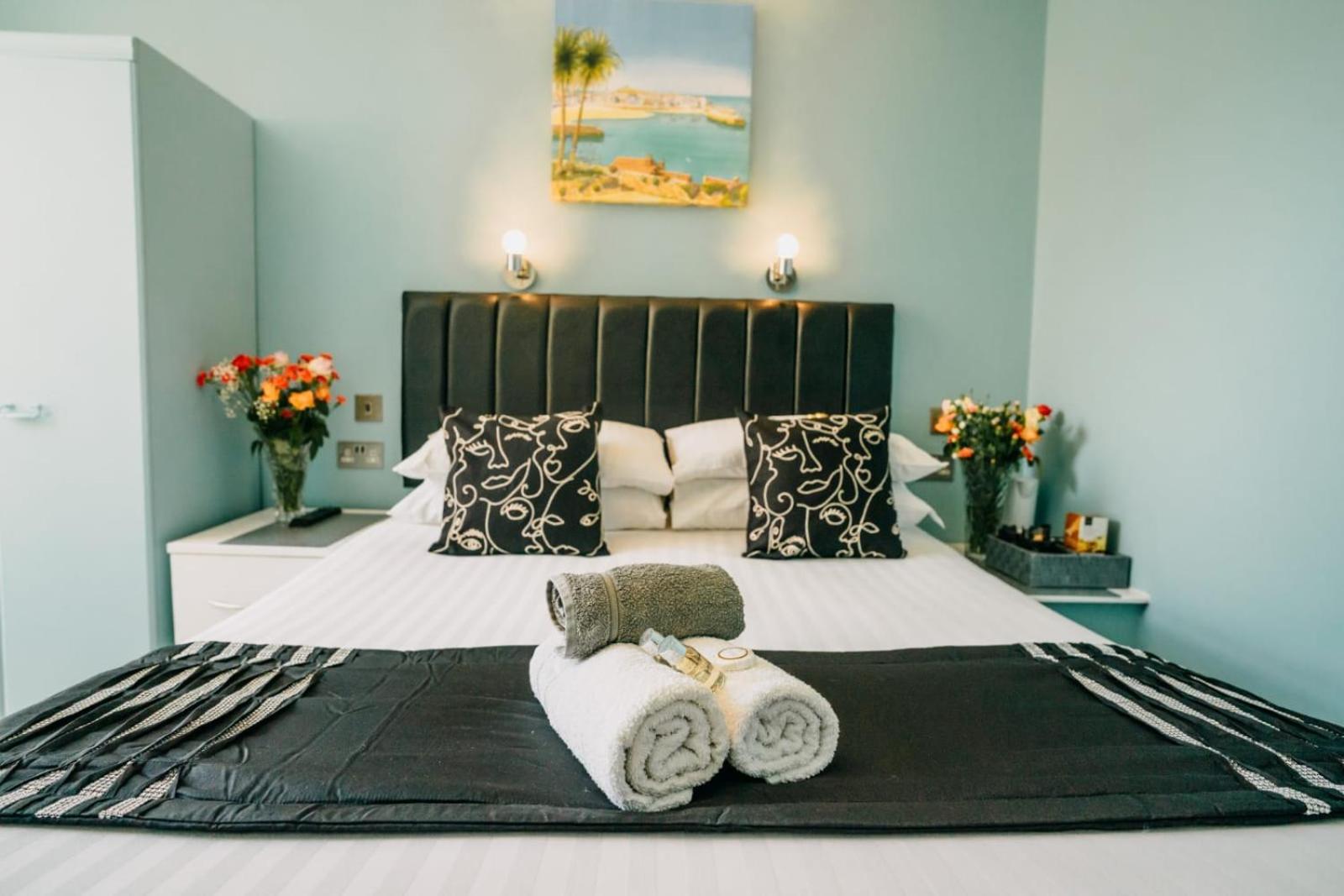 Oyo Minerva Hotel New Quay