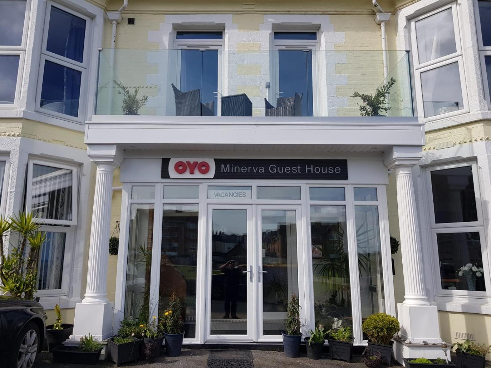 Hotel Oyo Minerva 3*